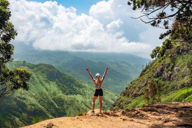 Discover Ella: Sri Lanka's Scenic Mountain Escape
